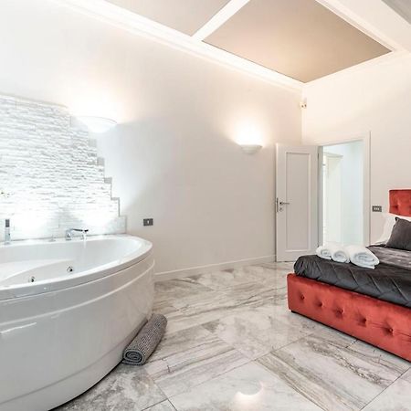 Trevi Luxury Apartment Jacuzzi Rome Bagian luar foto