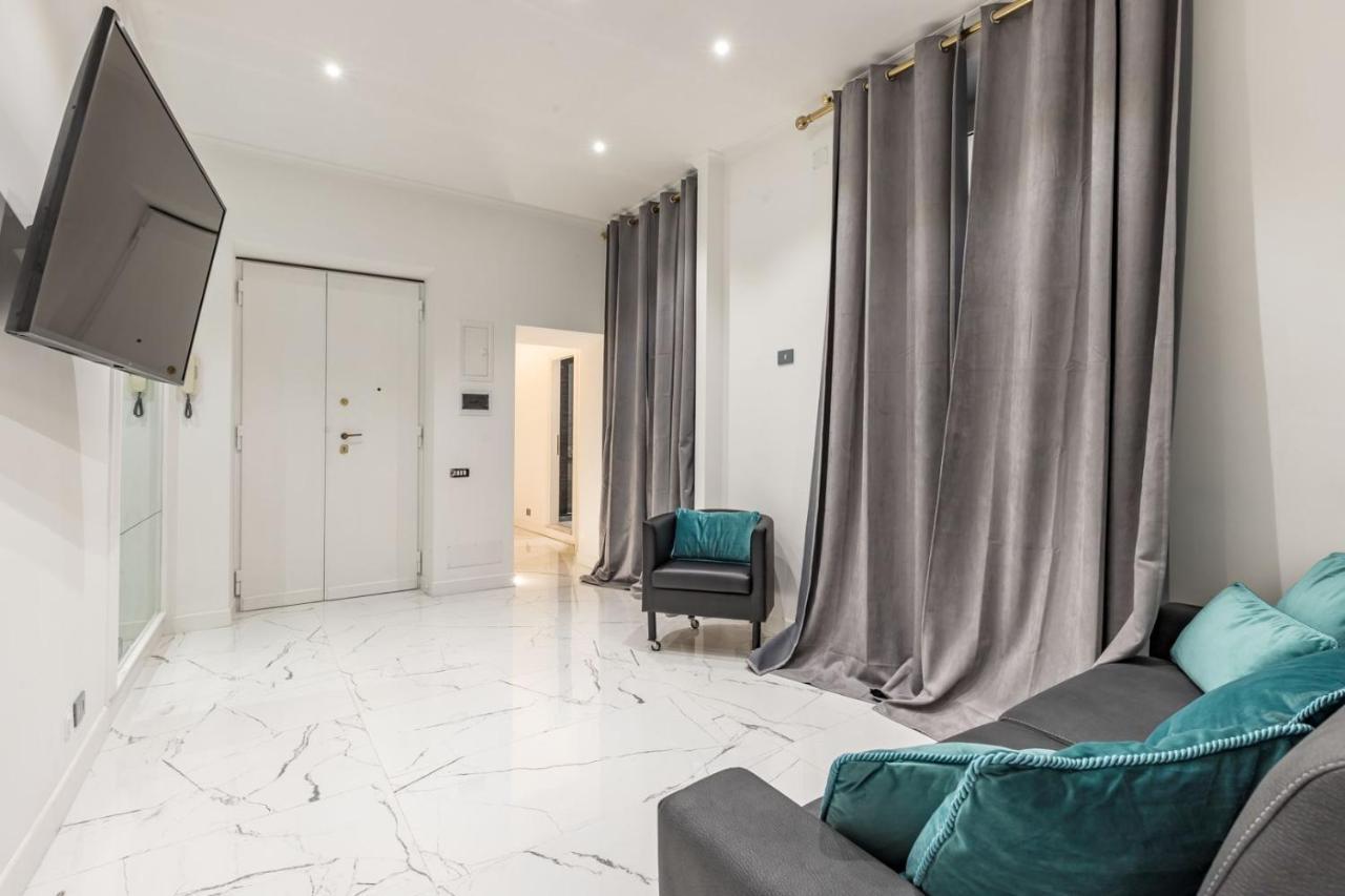 Trevi Luxury Apartment Jacuzzi Rome Bagian luar foto