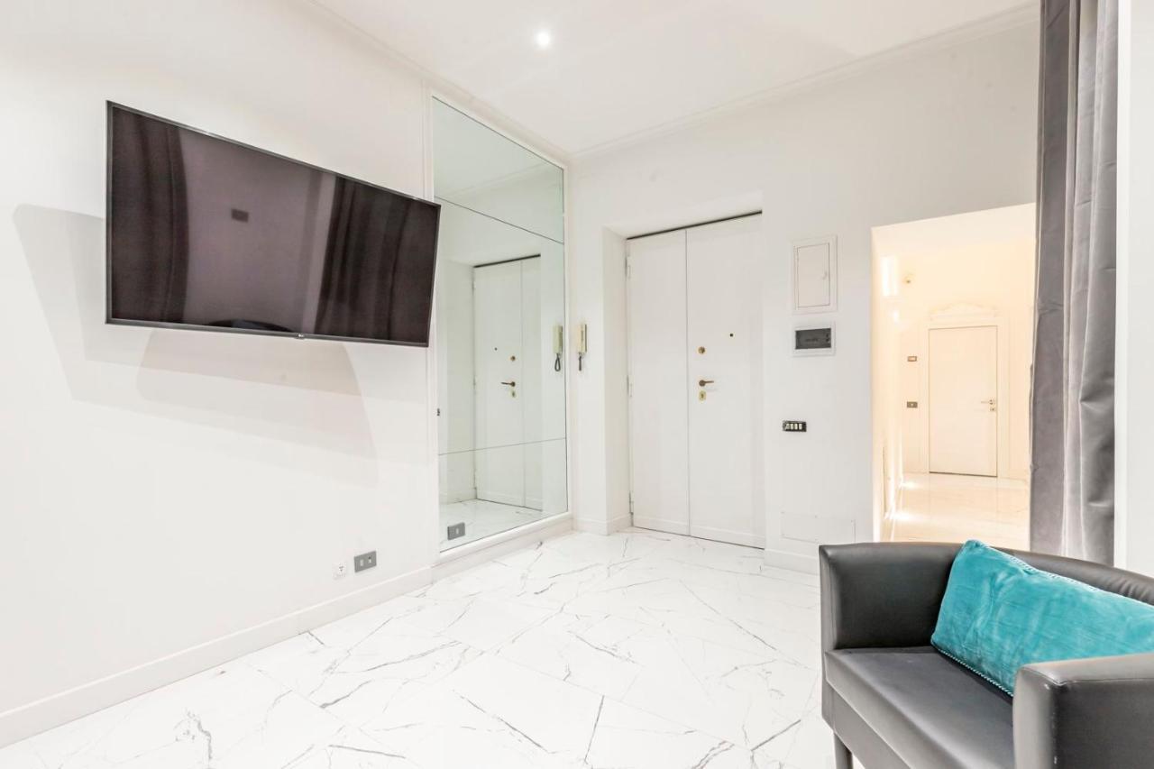 Trevi Luxury Apartment Jacuzzi Rome Bagian luar foto