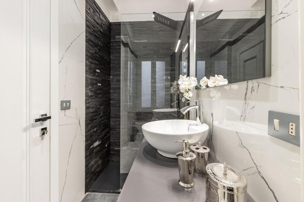 Trevi Luxury Apartment Jacuzzi Rome Bagian luar foto