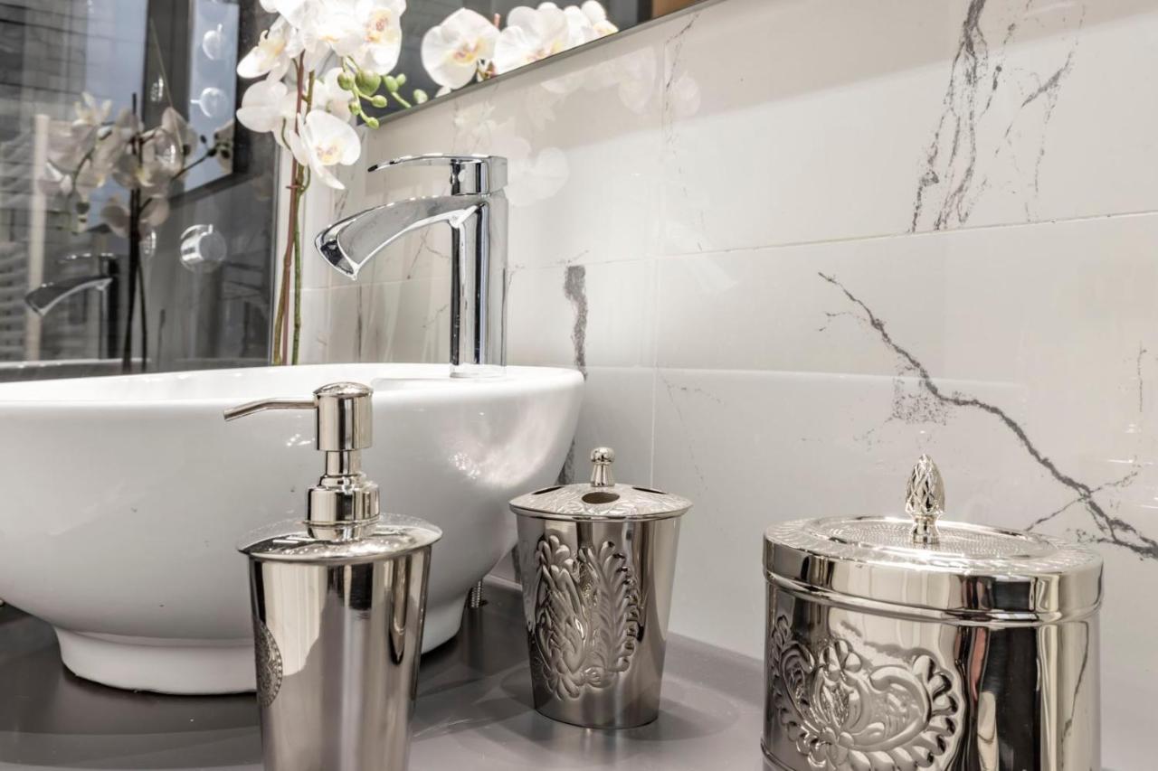 Trevi Luxury Apartment Jacuzzi Rome Bagian luar foto