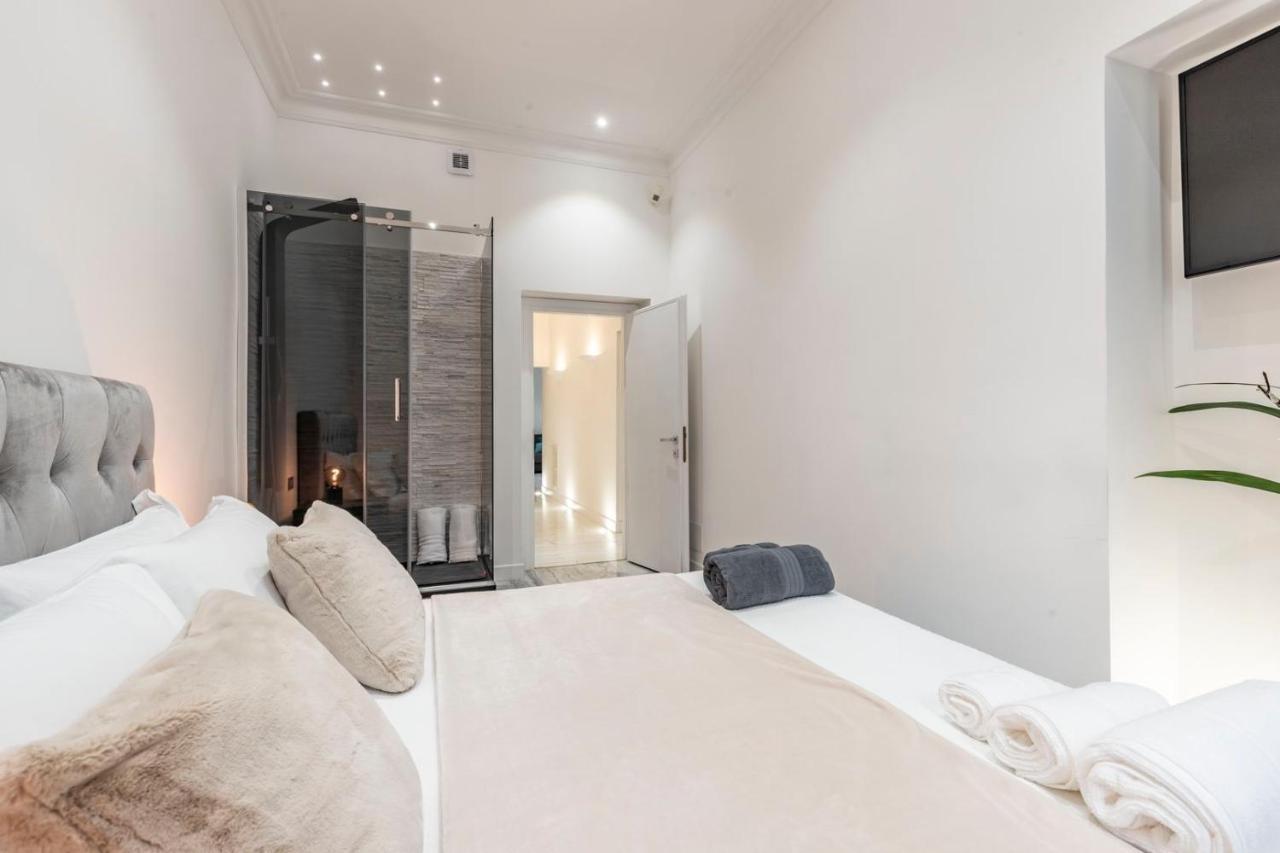 Trevi Luxury Apartment Jacuzzi Rome Bagian luar foto